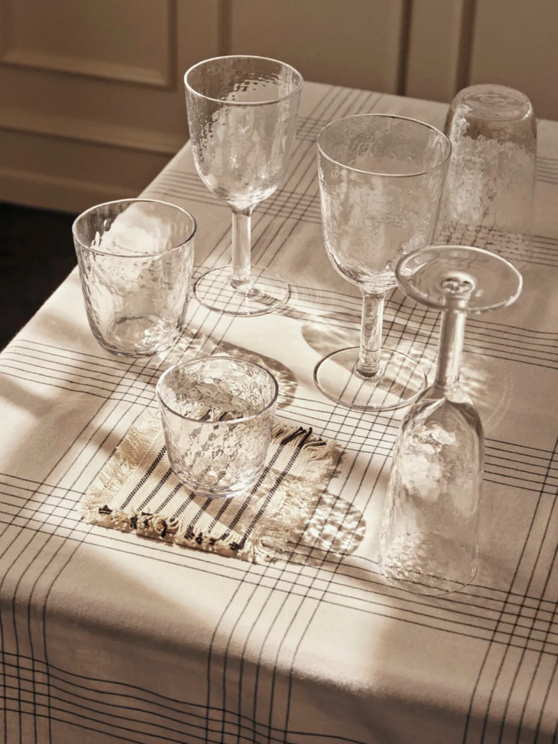 Broste Copenhagen Hammered Weißweinglas