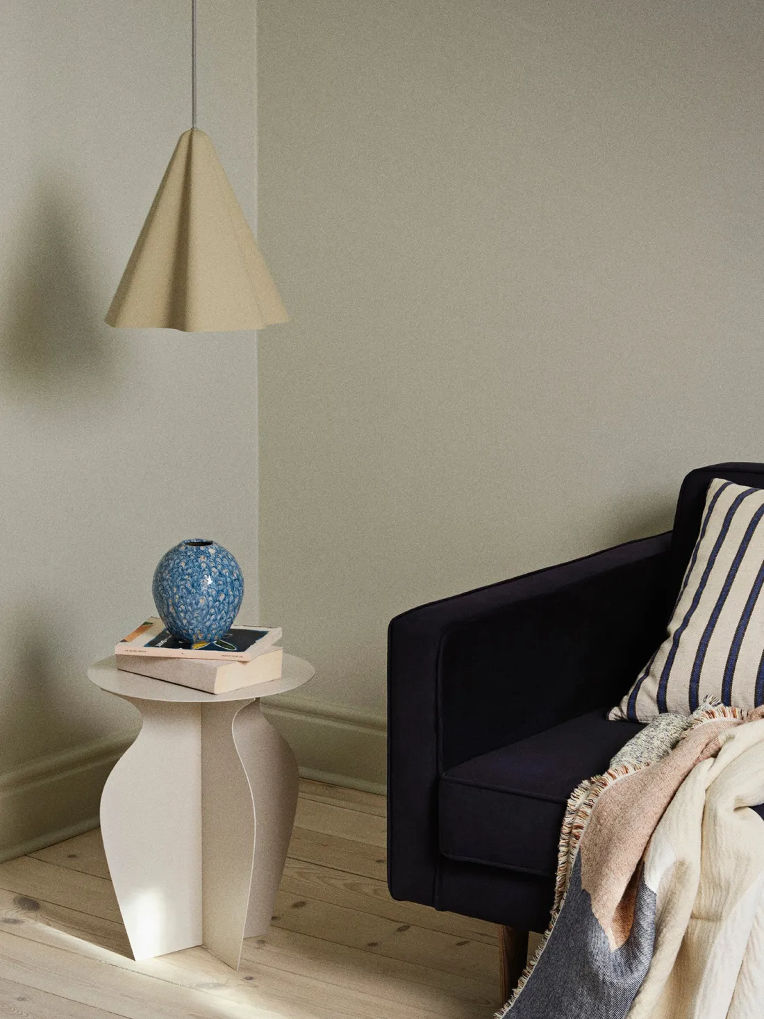 Broste Copenhagen Urna Tisch